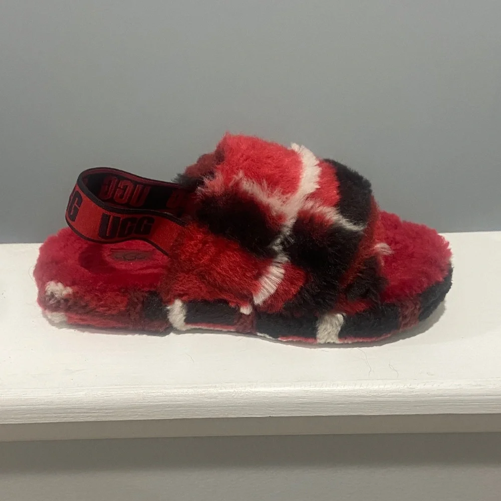 UGG Fluff Yeah Slide Backstrap Slippers in Plaid Punk Red Kids Size 3